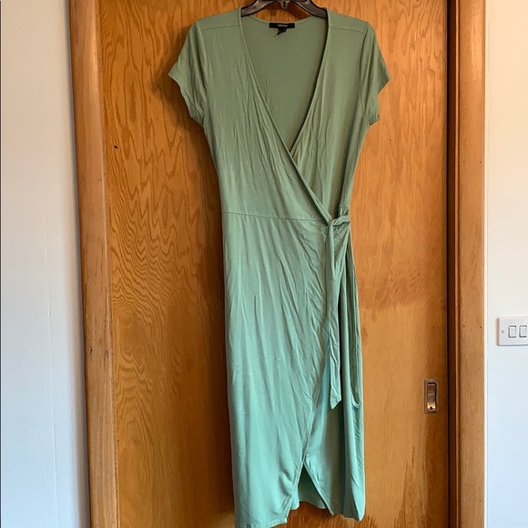 Forever 21 Dresses & Skirts - Forever 21 wrap dress